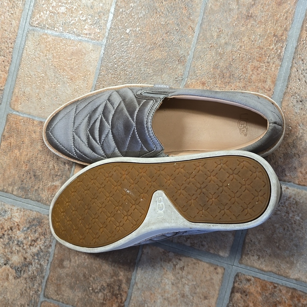 UGG‎ SOLEDAD QUILTE ELEPHANT | Size 7​ - Picture 5 of 10